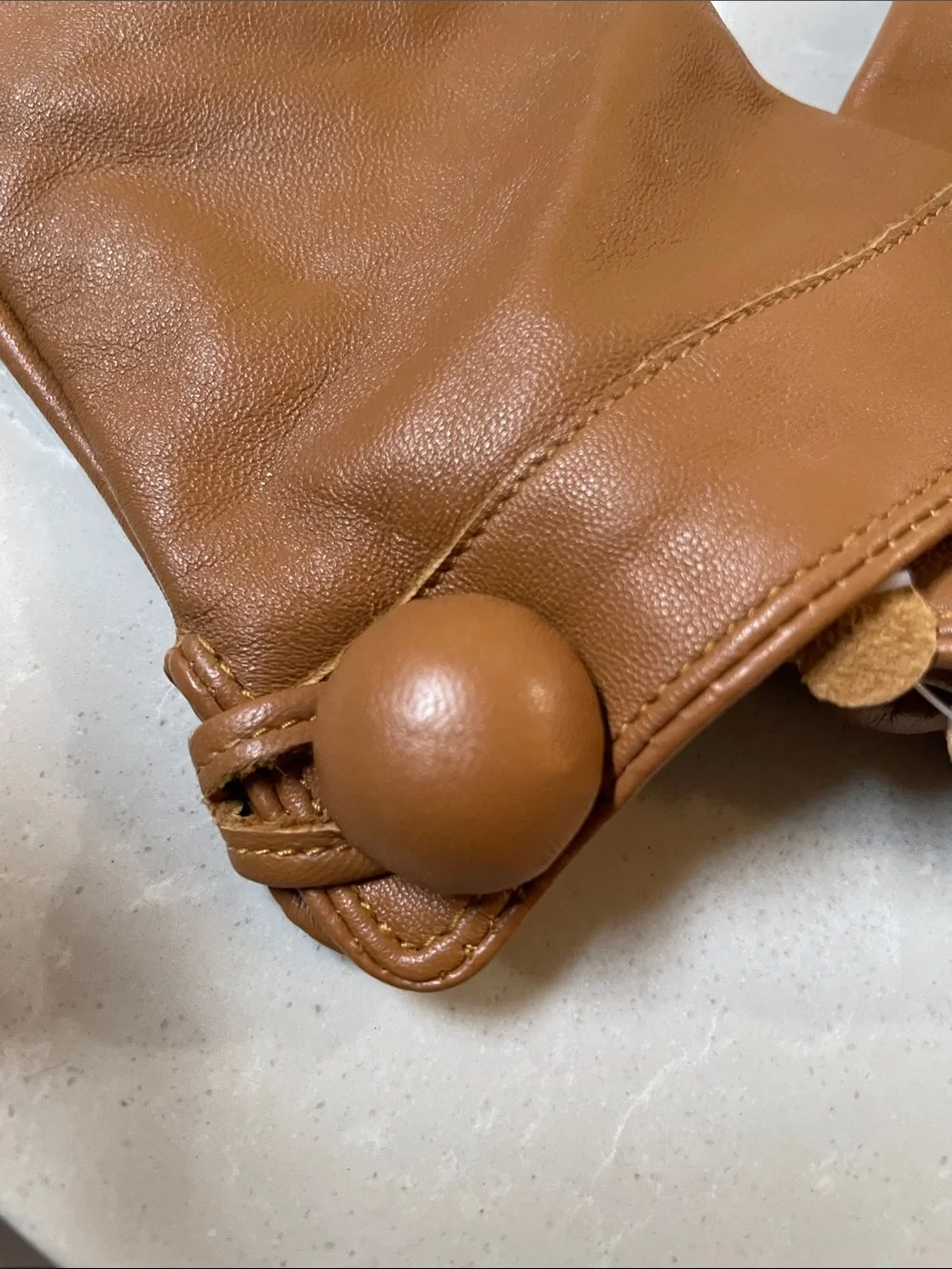 Terry Lewis Classic Luxuries Women's Leather Gloves in Tan